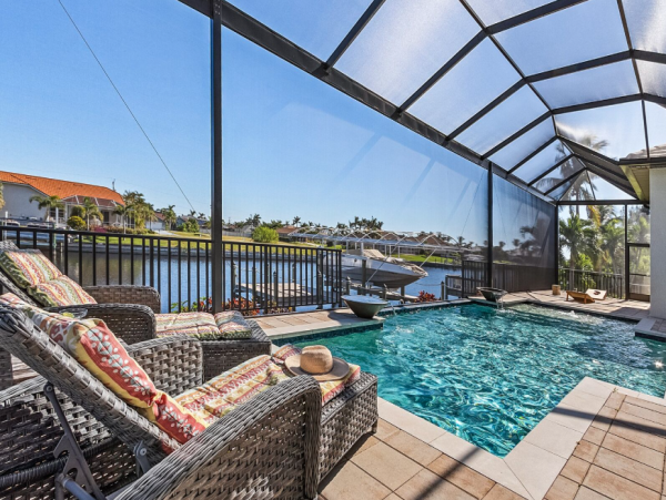 Luxurious Waterfront Retreat - 4 Bedroom Vacation Rental in Cape Coral